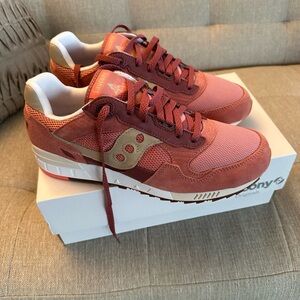 Sold on EBay***Saucony Shadow 5000 coral/tan US size 10.5